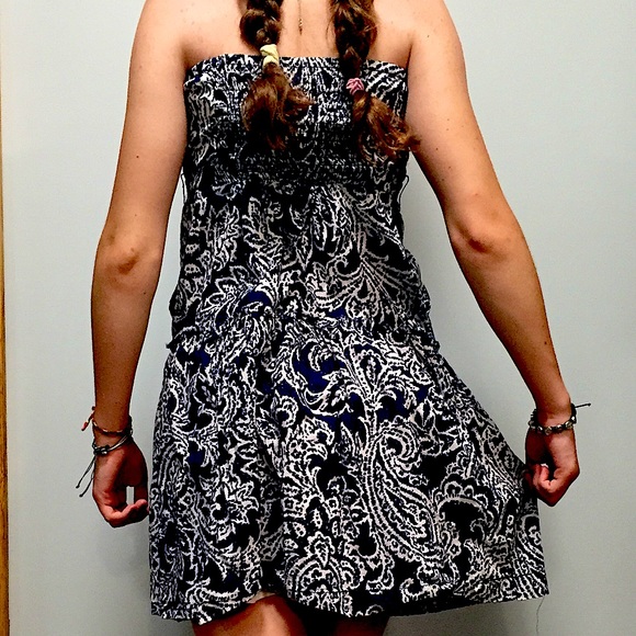 American Eagle strapless dress with beach vibes! - Picture 4 of 6